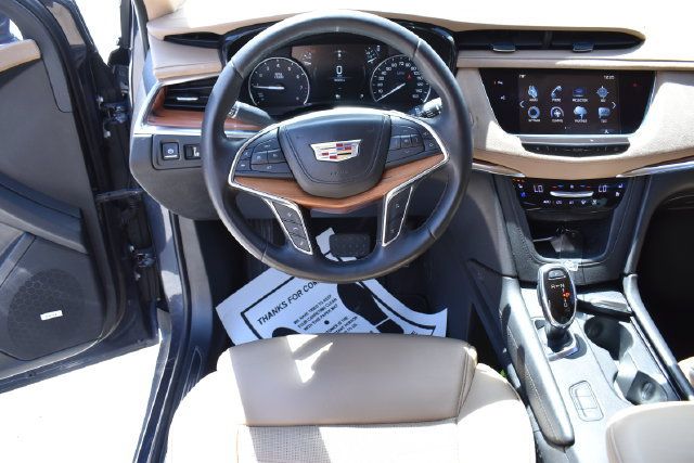 Used 2018 Cadillac XT5 Platinum w/ Driver Assist Package AWD/4WD image 17
