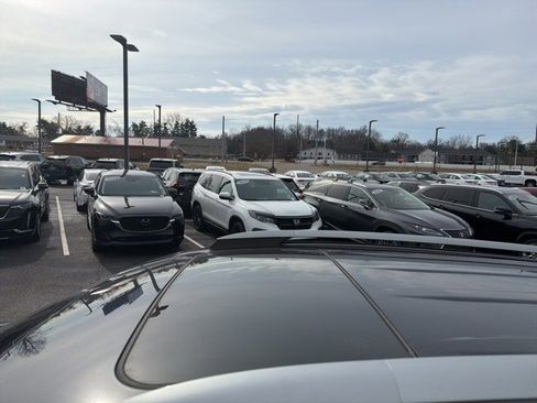 Used 2017 Toyota RAV4 Limited w/ Advanced Technology Package image 4