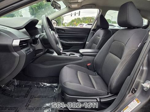 Used 2024 Nissan Altima 2.5 S FWD image 9