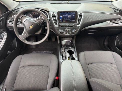 Used 2025 Chevrolet Malibu LT FWD image 12
