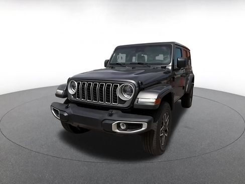 Used 2025 Jeep Wrangler Unlimited Sahara AWD/4WD image 7