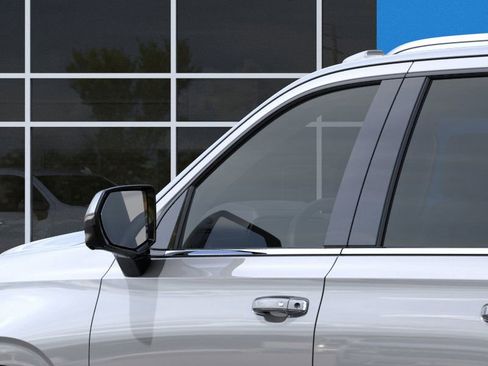 New 2025 Chevrolet Suburban Premier image 43