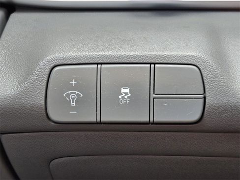 Certified 2024 Hyundai Elantra SEL image 29