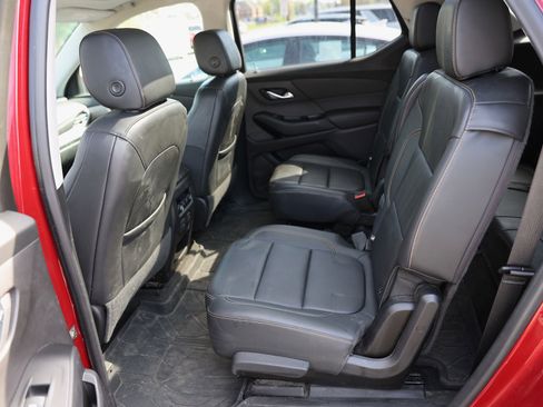Used 2019 Chevrolet Traverse RS w/ LPO, Floor Liner Package AWD/4WD image 23