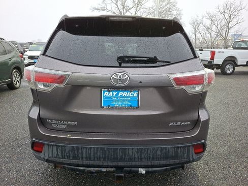 Used 2016 Toyota Highlander XLE image 5