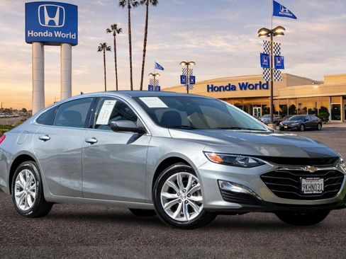 Used 2023 Chevrolet Malibu LT FWD image 2