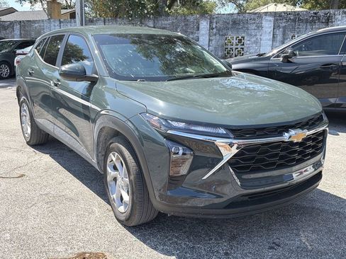 Certified 2025 Chevrolet Trax LS w/ LS Convenience Package FWD image 1