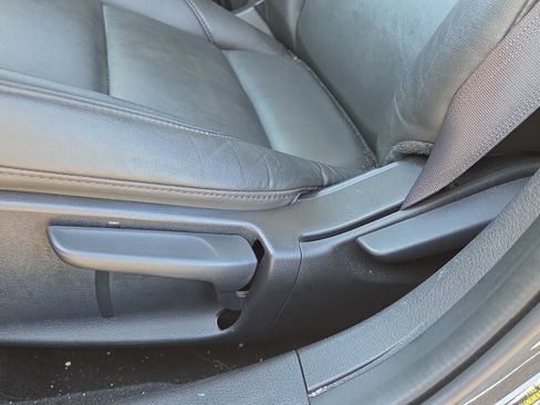 Used 2021 MAZDA MAZDA3 s FWD image 10