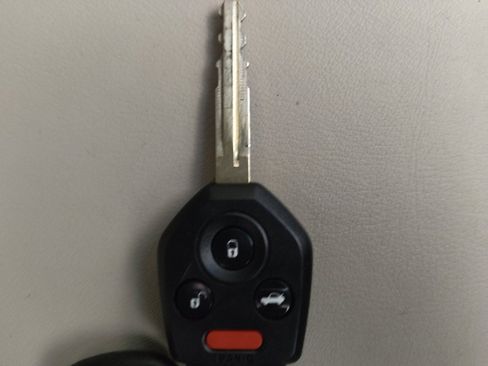 Used 2017 Subaru Crosstrek 2.0i Limited w/ Popular Package #2 image 32