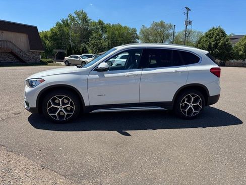 Used 2018 BMW X1 xDrive28i AWD/4WD image 9