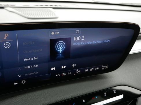 Used 2025 Buick Enclave Preferred image 18