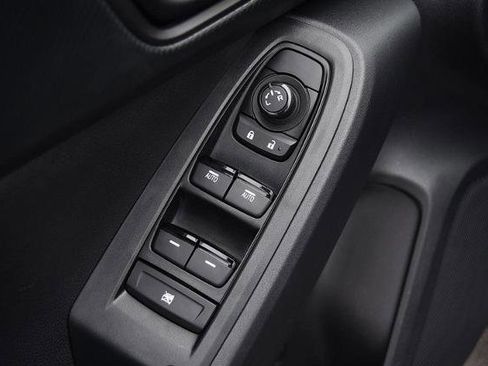 Used 2024 Subaru Crosstrek 2.0i Premium image 9