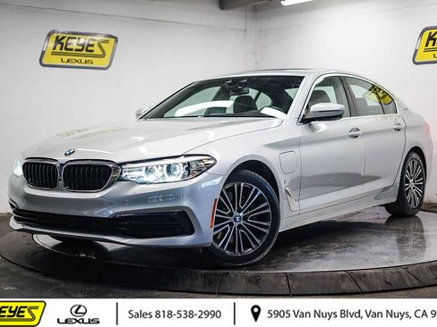 Used 2019 BMW 530e w/ Premium Package image 1
