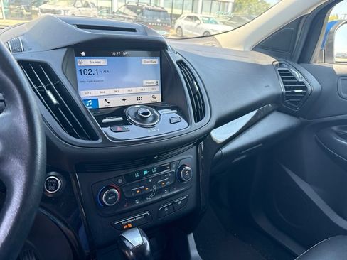 Used 2017 Ford Escape Titanium FWD image 2