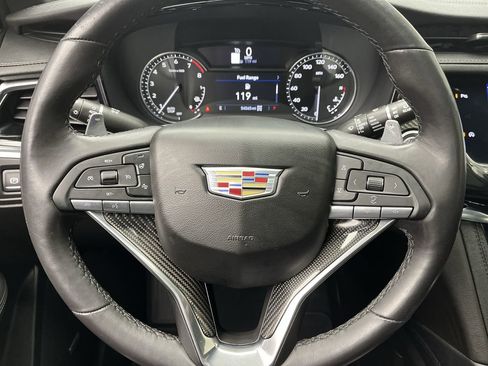 Used 2023 Cadillac XT6 Sport image 17