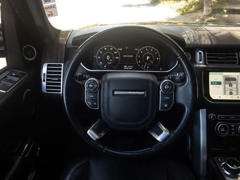 Used 2017 Land Rover Range Rover HSE image 19