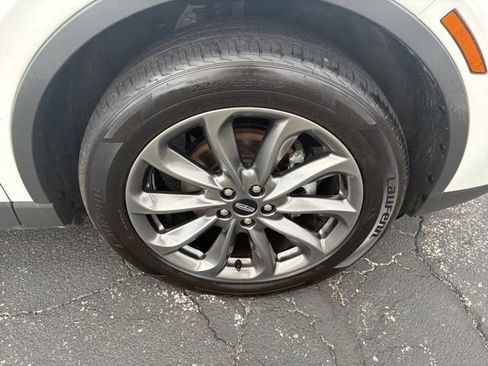 Used 2021 Lincoln Corsair AWD w/ Premium Package image 7