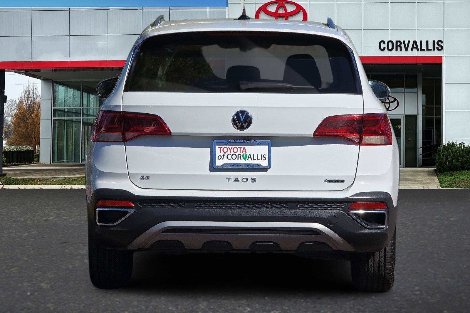 Used 2024 Volkswagen Taos SE AWD/4WD image 5