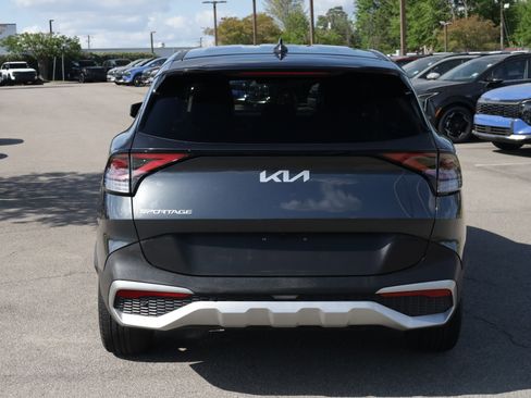 Used 2024 Kia Sportage EX image 4