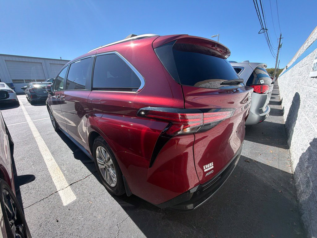 Used 2021 Toyota Sienna Platinum AWD/4WD image 2