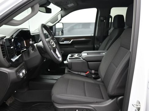 New 2026 GMC Sierra 3500 SLE image 9