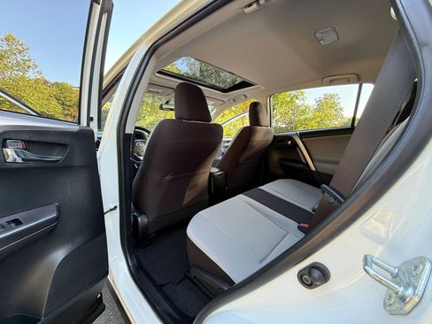 Used 2016 Toyota RAV4 XLE FWD image 26