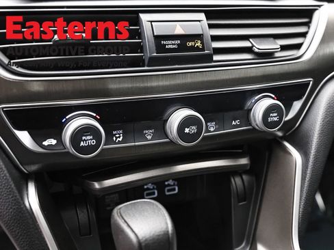 Used 2022 Honda Accord LX image 19
