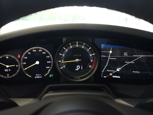 Used 2022 Porsche 911 GT3 RWD image 14