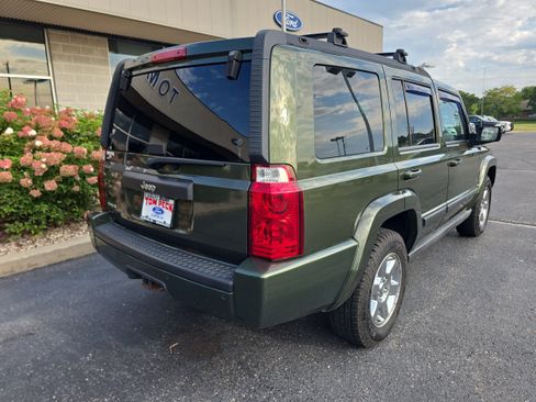Used 2007 Jeep Commander Sport AWD/4WD image 2