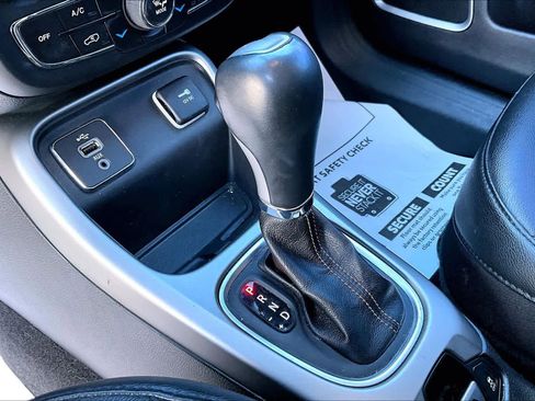 Used 2018 Jeep Compass Latitude w/ Popular Equipment Group image 17