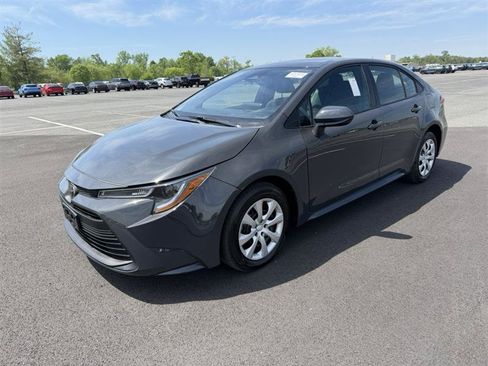 Used 2026 Toyota Corolla LE FWD image 2