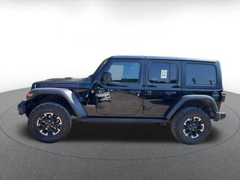 Used 2025 Jeep Wrangler Unlimited Rubicon AWD/4WD image 7