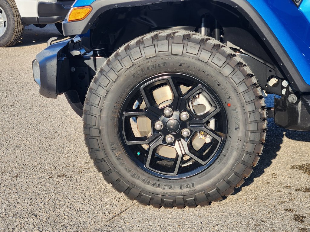 New 2026 Jeep Gladiator Sport AWD/4WD image 9