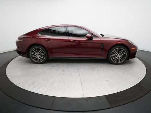 Used 2022 Porsche Panamera 4 image 11