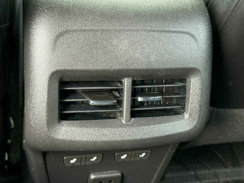 Used 2019 Chevrolet Equinox Premier image 16