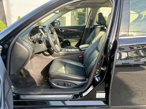 Used 2018 INFINITI Q50 Luxe w/ Essential Package (2.0T Luxe) AWD/4WD image 14