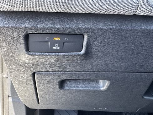 Certified 2025 Volkswagen Tiguan S FWD image 27