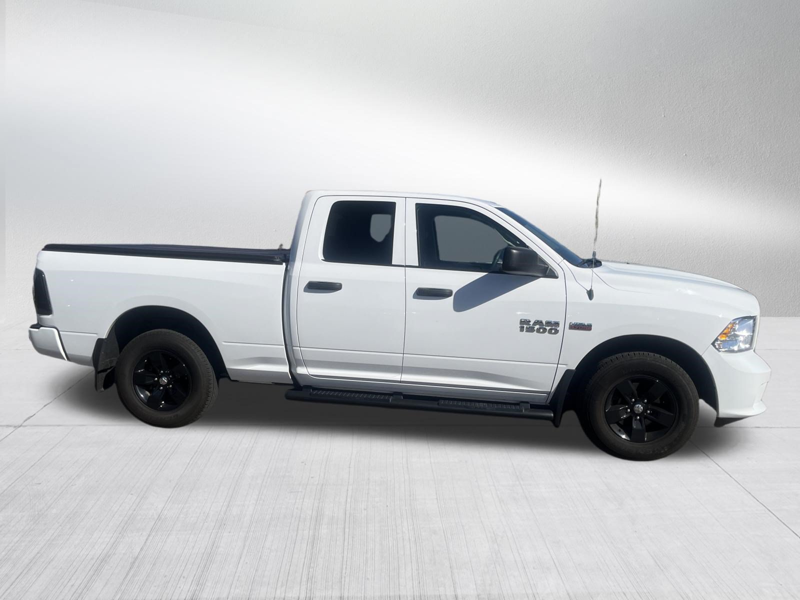 Used 2017 RAM 1500 Express AWD/4WD image 2