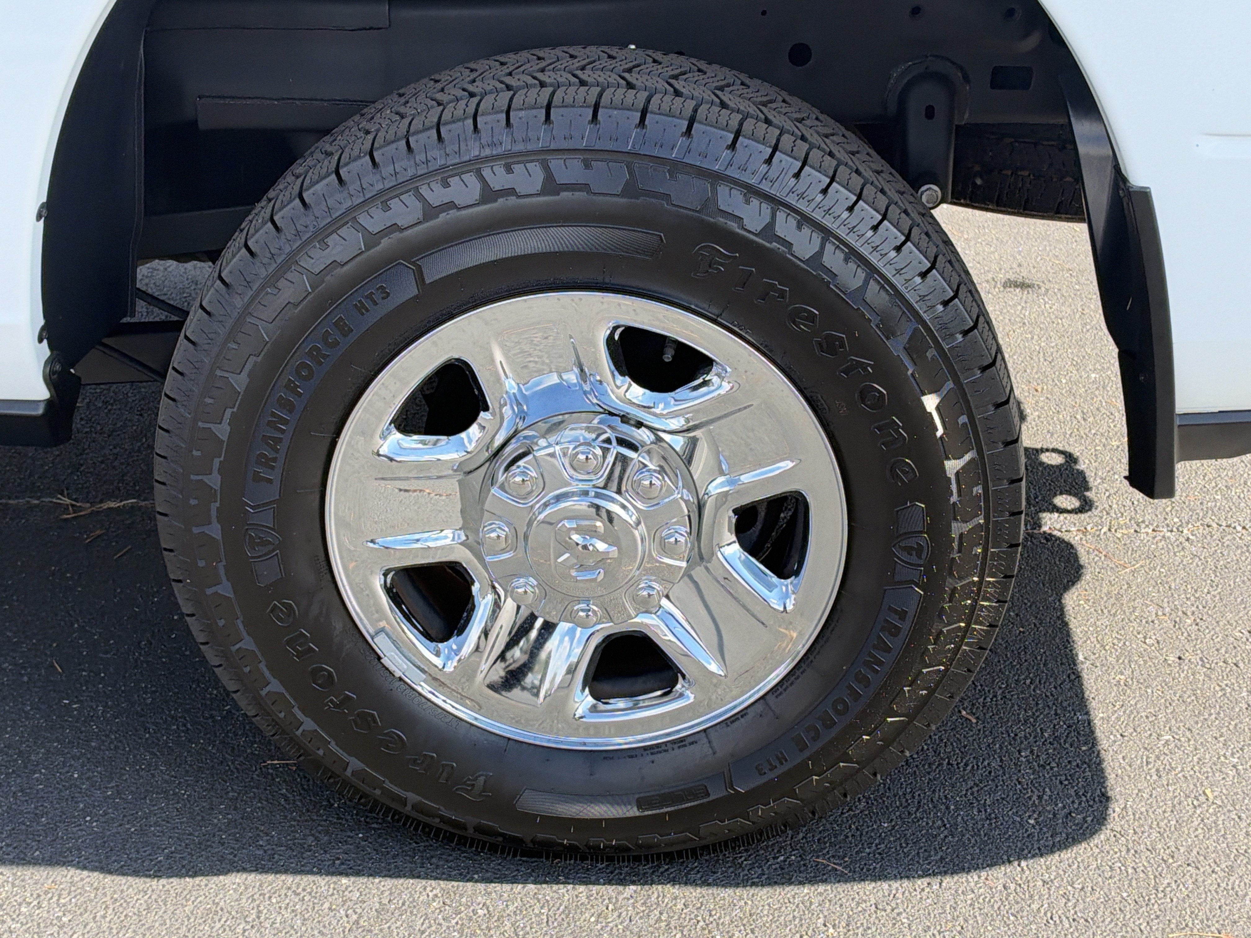 Used 2022 RAM 2500 Tradesman w/ Chrome Appearance Group RWD image 23