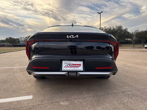 Used 2025 Kia K4 EX image 5