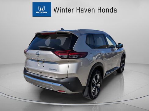 Used 2021 Nissan Rogue Platinum image 8