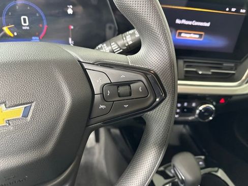 Used 2025 Chevrolet Trax LT image 16