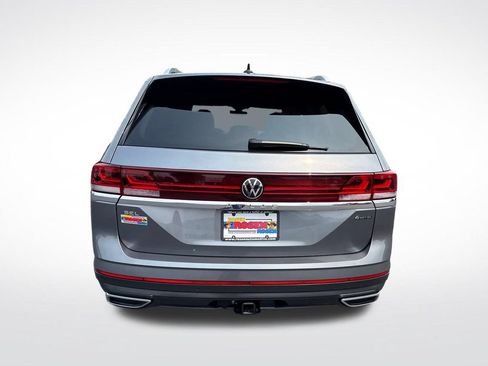 Used 2024 Volkswagen Atlas SEL AWD/4WD image 4