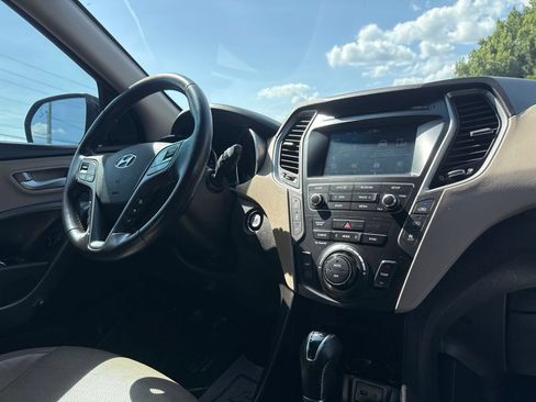 Used 2017 Hyundai Santa Fe SE w/ SE Premium Package 02 FWD image 37