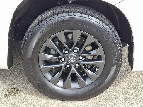 Used 2023 Lexus GX 460 Premium image 9