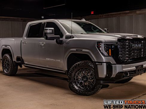 Used 2025 GMC Sierra 2500 Denali Ultimate w/ Max Trailering Package image 1