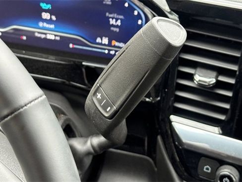 Used 2025 Chevrolet Silverado 1500 LT image 32