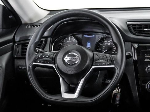 Used 2017 Nissan Rogue S FWD image 11