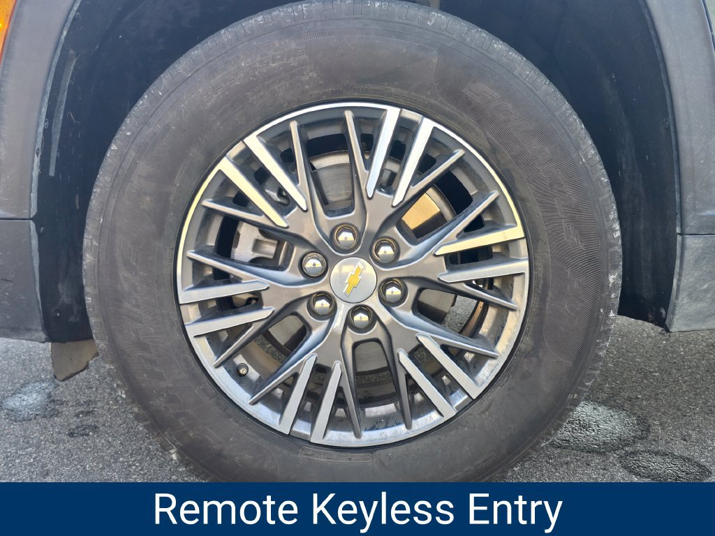 Certified 2025 Chevrolet Traverse LT FWD image 10