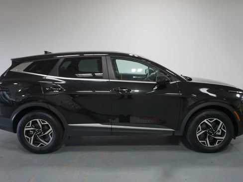 Used 2024 Kia Sportage LX image 6
